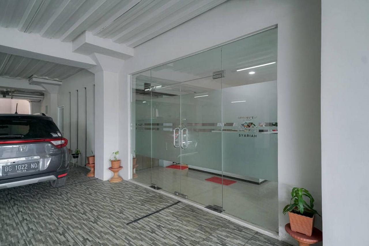 Urbanview Hotel Bari Syariah Palembang By Reddoorz Экстерьер фото